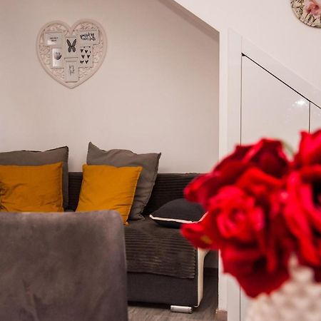 Miki - City Center Apartment With Large Balcony スプリト エクステリア 写真