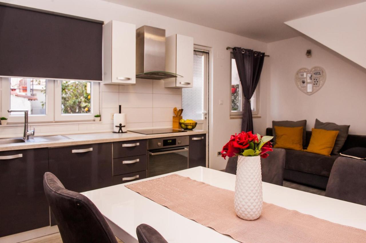 Miki - City Center Apartment With Large Balcony スプリト エクステリア 写真