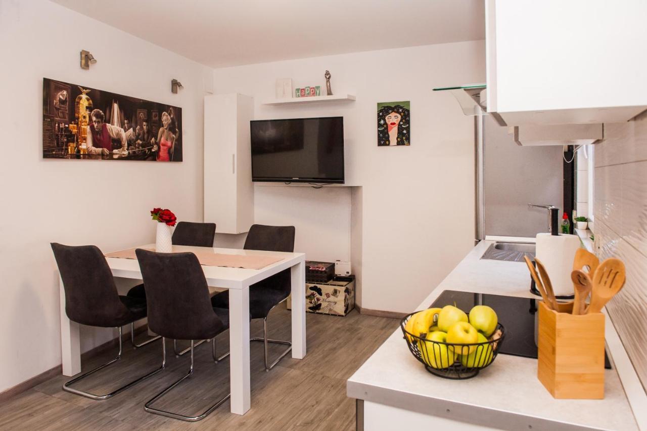 Miki - City Center Apartment With Large Balcony スプリト エクステリア 写真