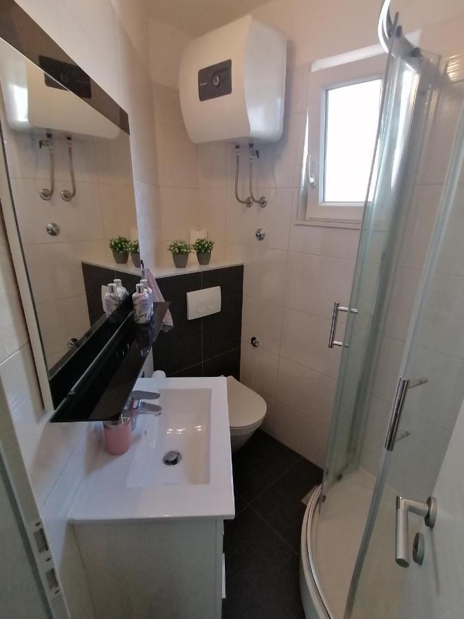 Miki - City Center Apartment With Large Balcony スプリト エクステリア 写真